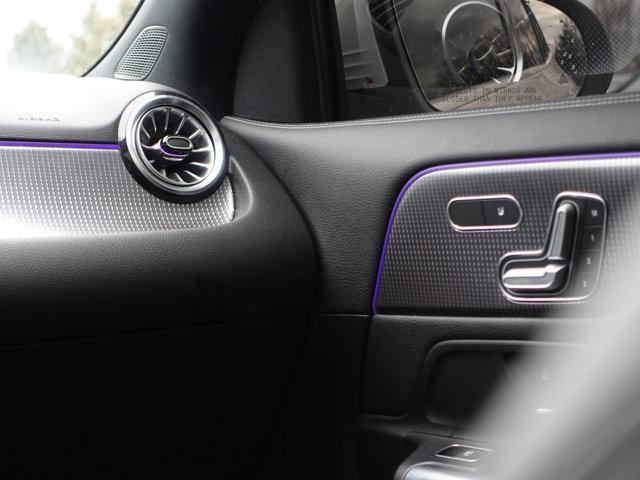 Photo of 2022 Polar White Mercedes-Benz GLA 250