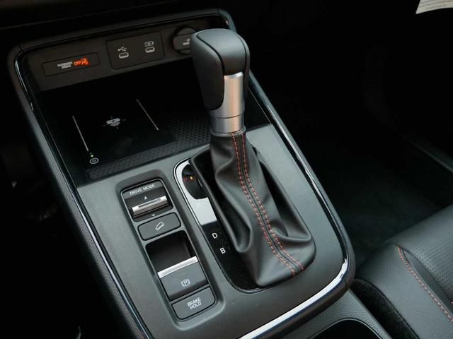Photo of 2026 Platinum White Pearl Honda CR-V Hybrid