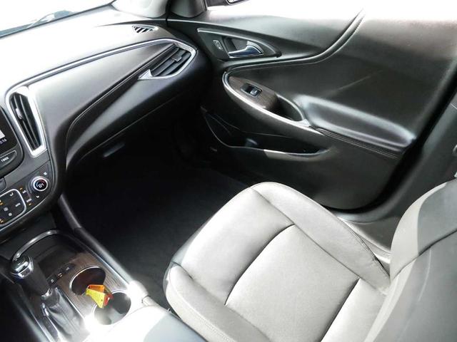 Photo of 2019 Mosaic Black Metallic Chevrolet Malibu