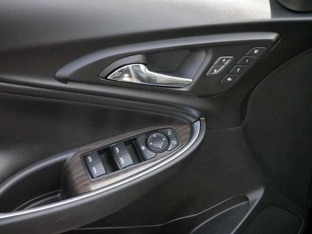 Photo of 2019 Mosaic Black Metallic Chevrolet Malibu