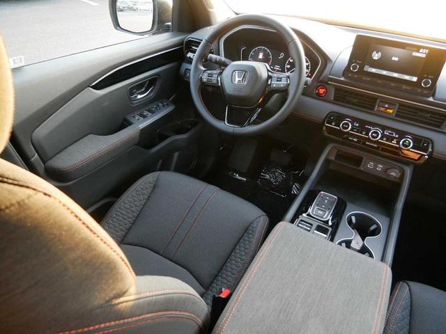 Photo of 2025 Radiant Red Metallic II Honda Pilot