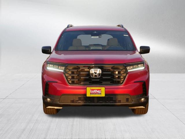Photo of 2025 Radiant Red Metallic II Honda Pilot