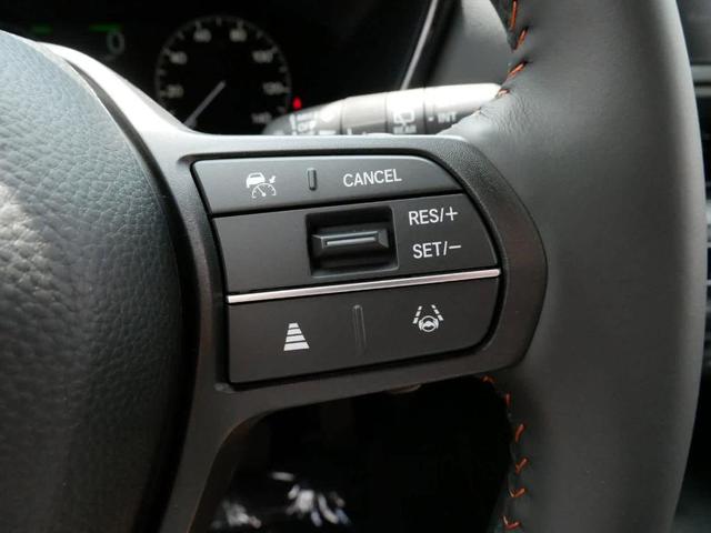 Photo of 2025 Platinum White Pearl Honda CR-V Hybrid
