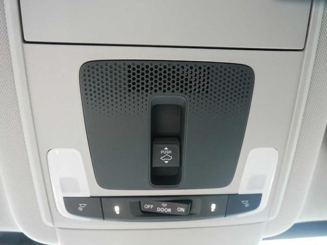 Photo of 2026 Platinum White Pearl Honda CR-V