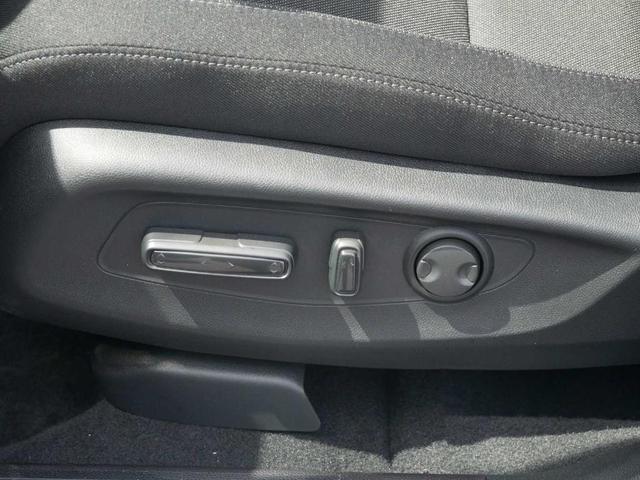 Photo of 2026 Platinum White Pearl Honda CR-V
