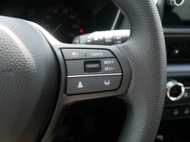 Photo of 2026 Platinum White Pearl Honda CR-V
