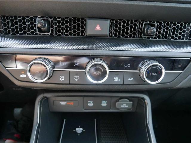 Photo of 2026 Platinum White Pearl Honda CR-V