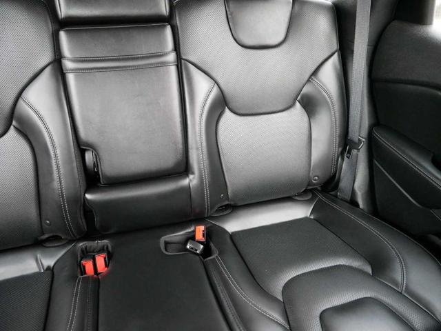 Photo of 2019 Velvet Red Pearlcoat Jeep Cherokee