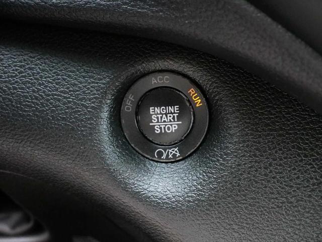 Photo of 2019 Velvet Red Pearlcoat Jeep Cherokee