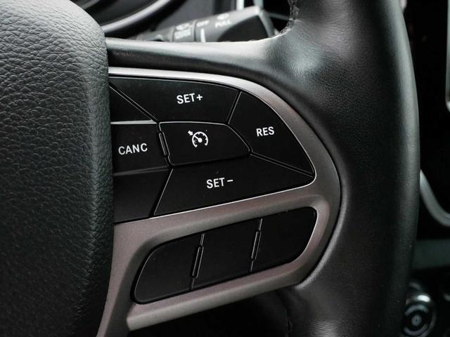 Photo of 2019 Velvet Red Pearlcoat Jeep Cherokee