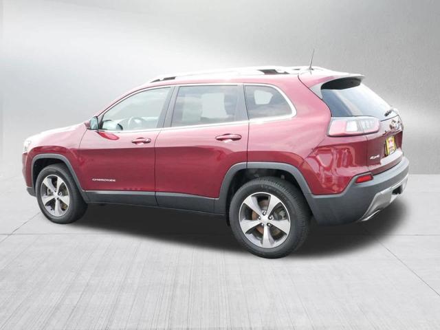 Photo of 2019 Velvet Red Pearlcoat Jeep Cherokee