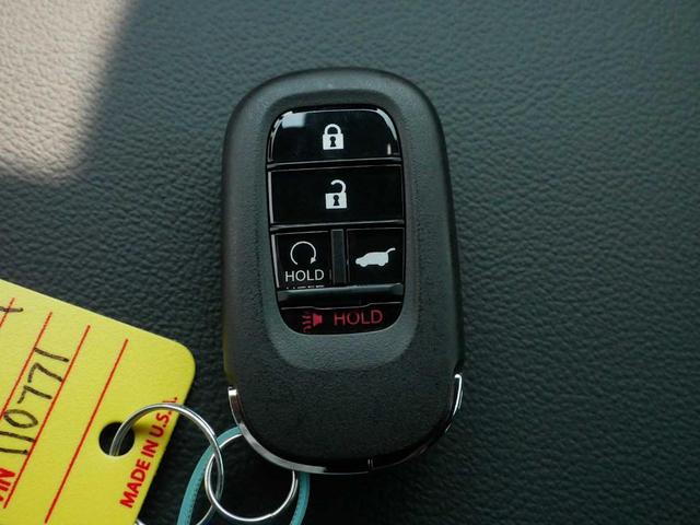 Photo of 2025 Crystal Black Pearl Honda CR-V Hybrid