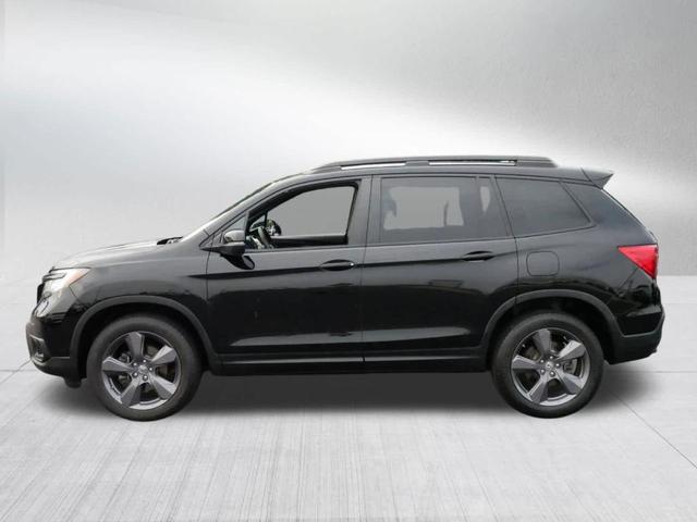 Photo of 2020 Crystal Black Pearl Honda Passport