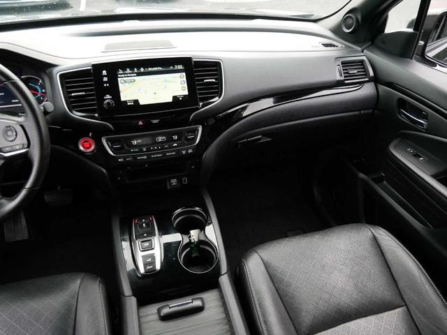 Photo of 2020 Crystal Black Pearl Honda Passport