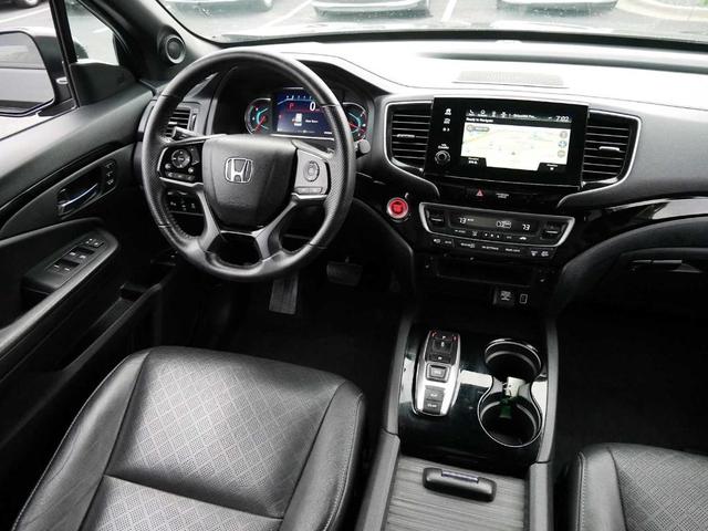Photo of 2020 Crystal Black Pearl Honda Passport