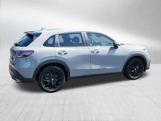 Photo of 2024 Urban Gray Pearl Honda HR-V