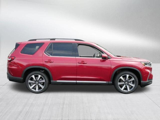 Photo of 2025 Radiant Red Metallic II Honda Pilot