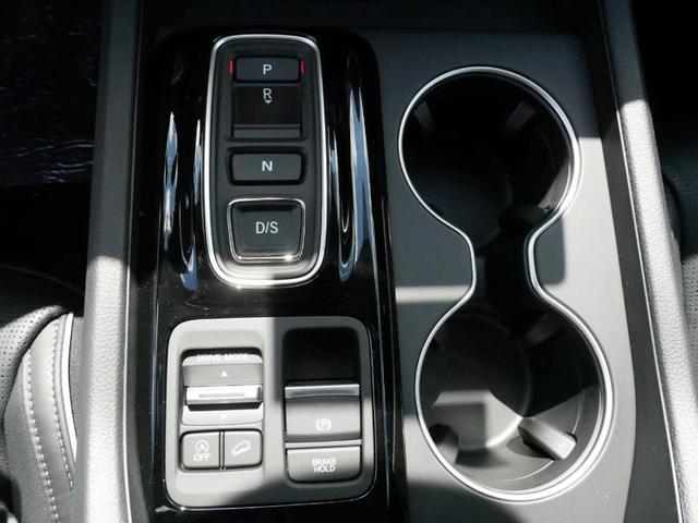 Photo of 2025 Radiant Red Metallic II Honda Pilot