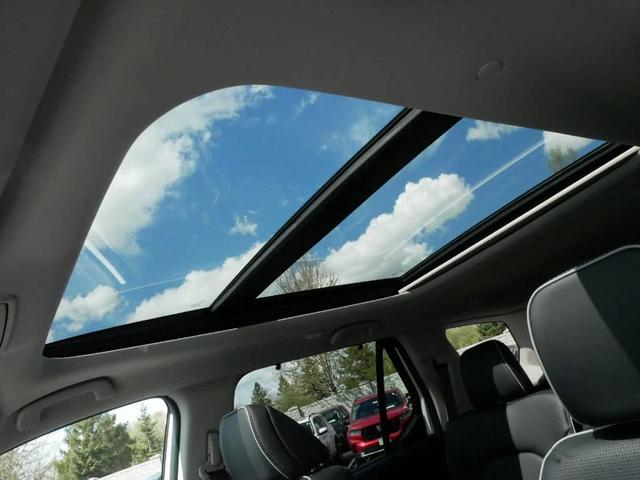 Photo of 2025 Radiant Red Metallic II Honda Pilot