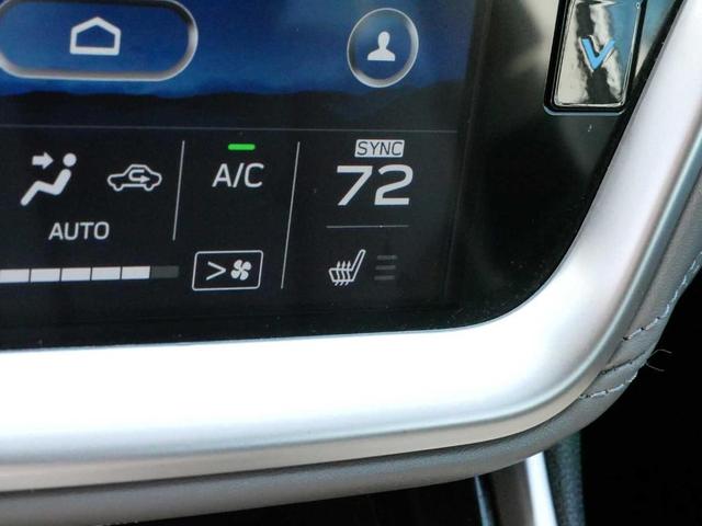 Photo of 2022 Crystal White Pearl Subaru Outback