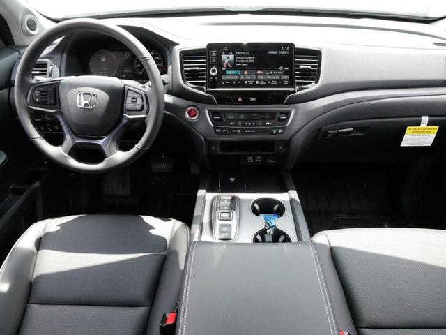 Photo of 2025 Platinum White Pearl Honda Ridgeline