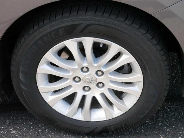 Photo of 2015 Predawn Gray Mica Toyota Sienna