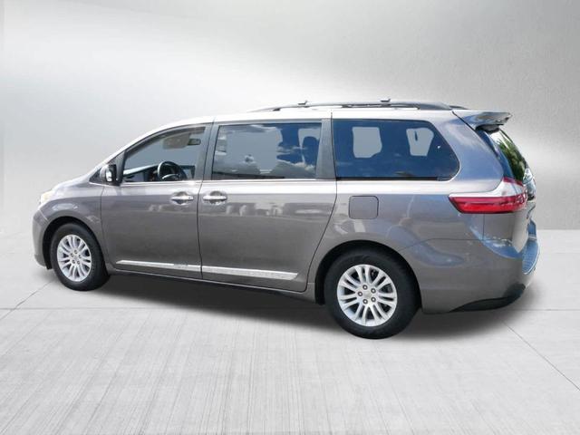Photo of 2015 Predawn Gray Mica Toyota Sienna
