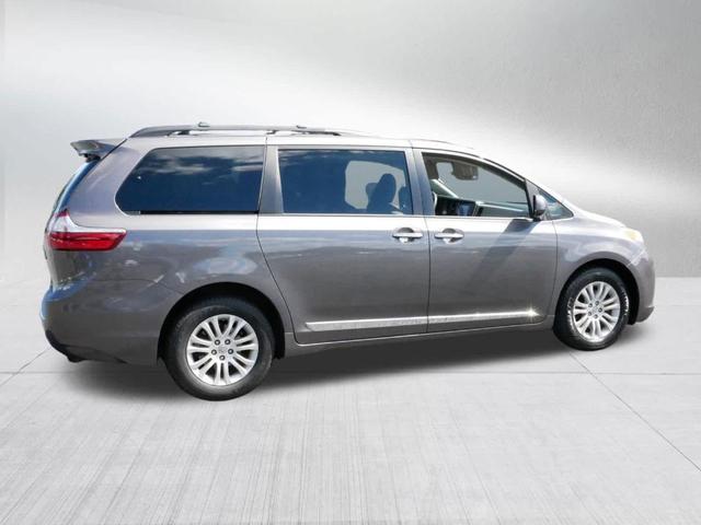Photo of 2015 Predawn Gray Mica Toyota Sienna