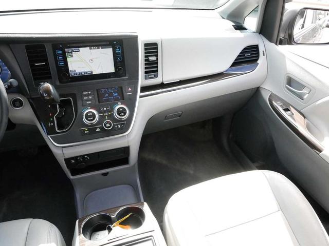 Photo of 2015 Predawn Gray Mica Toyota Sienna