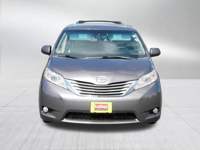 Photo of 2015 Predawn Gray Mica Toyota Sienna