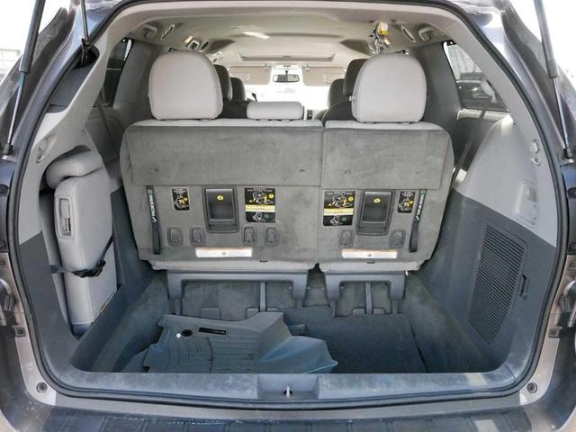 Photo of 2015 Predawn Gray Mica Toyota Sienna