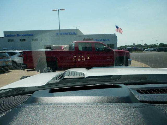 Photo of 2025 Summit White Chevrolet Silverado 3500