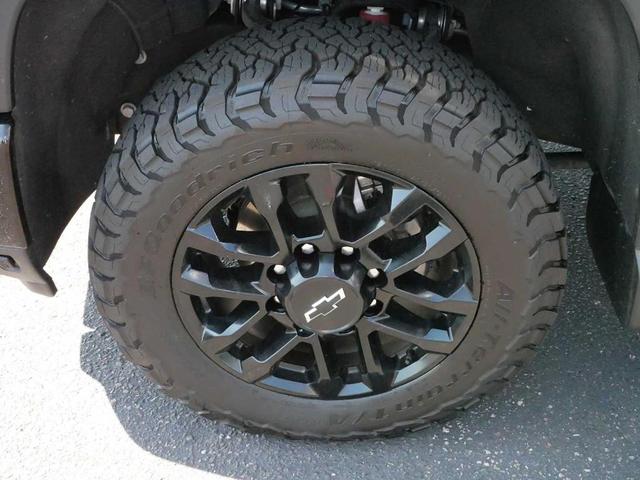Photo of 2025 Summit White Chevrolet Silverado 3500