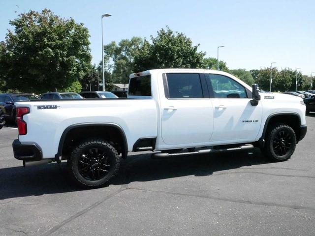 Photo of 2025 Summit White Chevrolet Silverado 3500
