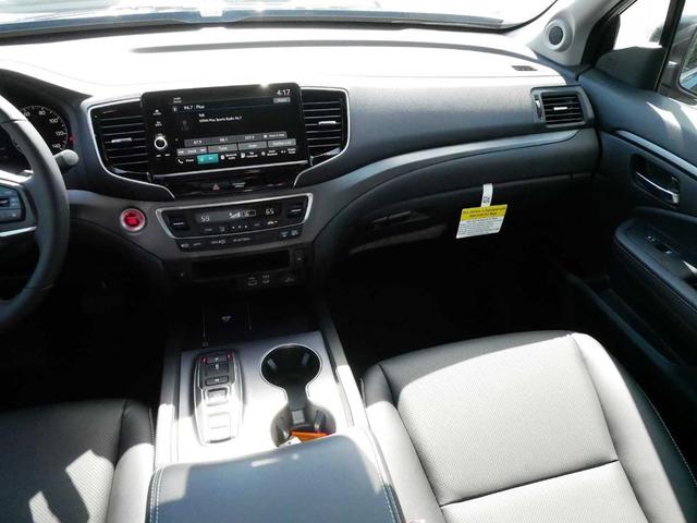 Photo of 2025 Crystal Black Pearl Honda Ridgeline