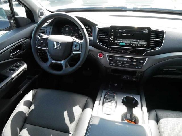 Photo of 2025 Crystal Black Pearl Honda Ridgeline