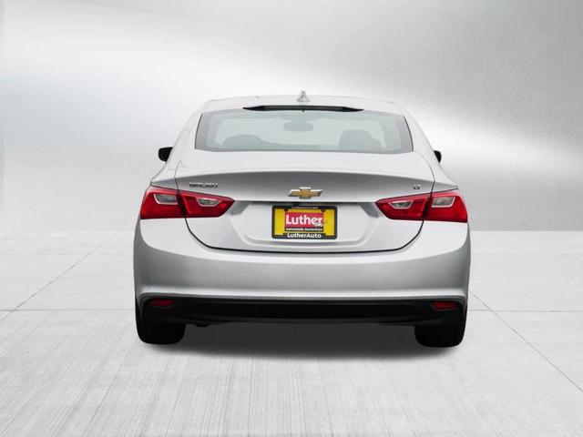 Photo of 2017 Silver Ice Metallic Chevrolet Malibu