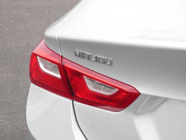 Photo of 2017 Silver Ice Metallic Chevrolet Malibu