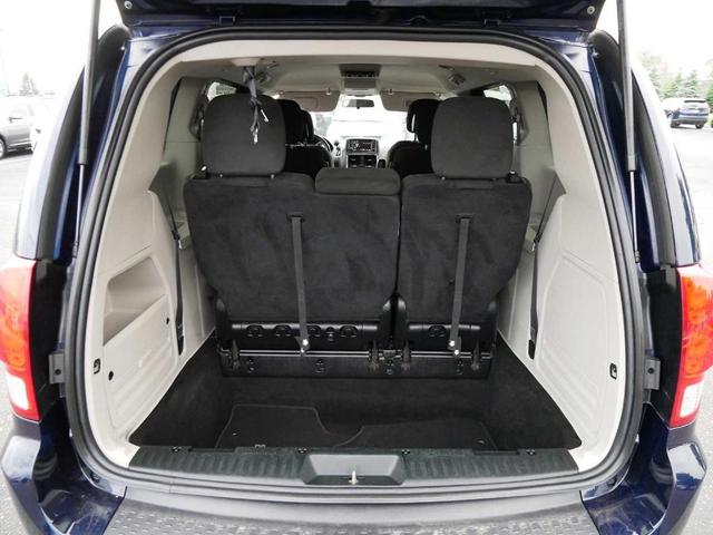 Photo of 2016 True Blue Pearlcoat Dodge Grand Caravan