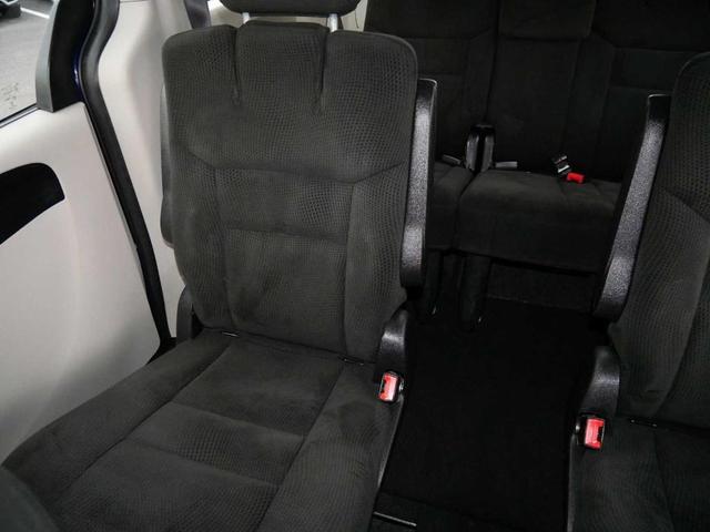 Photo of 2016 True Blue Pearlcoat Dodge Grand Caravan
