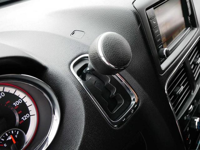 Photo of 2016 True Blue Pearlcoat Dodge Grand Caravan