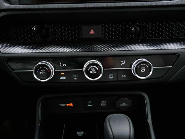 Photo of 2026 Platinum White Pearl Honda CR-V