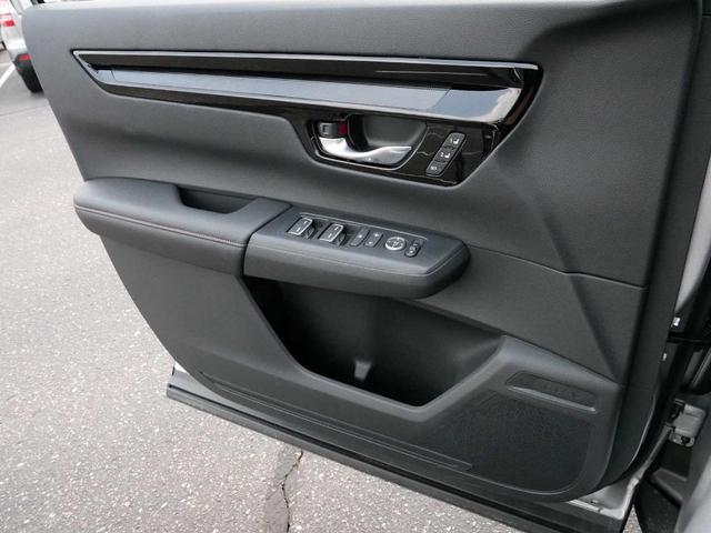 Photo of 2025 Solar Silver Metallic Honda CR-V Hybrid