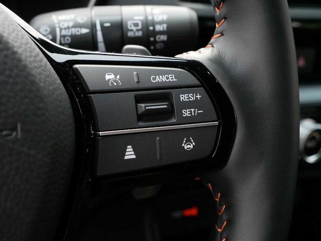 Photo of 2025 Solar Silver Metallic Honda CR-V Hybrid