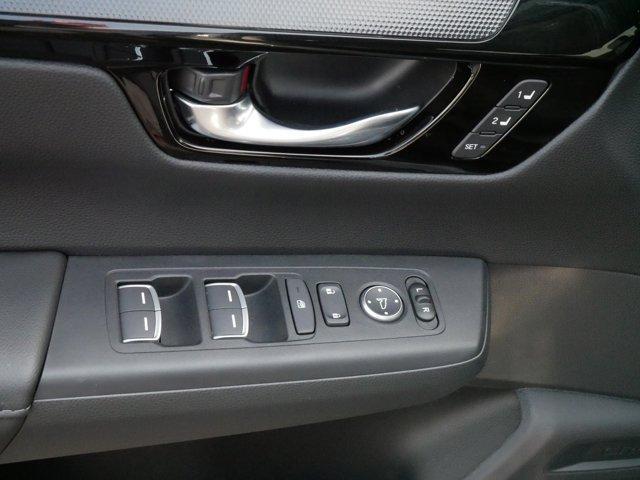 Photo of 2025 Urban Gray Pearl Honda CR-V
