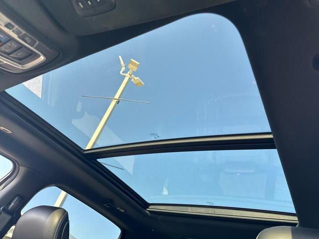 Photo of 2021 Bright White Clearcoat RAM 1500
