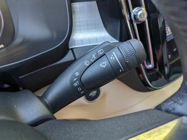 Photo of 2021  Volvo XC40