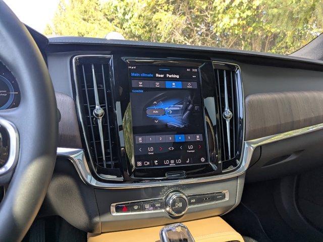 Photo of 2023 White Volvo S90 Recharge Plug-In Hybrid