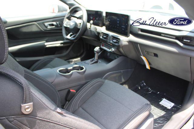 Photo of 2025 Carbonized Gray Metallic Ford Mustang