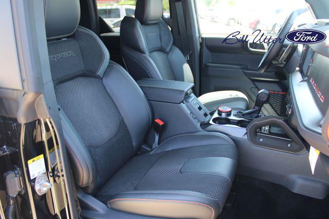 Photo of 2025 Shadow Black Ford Bronco